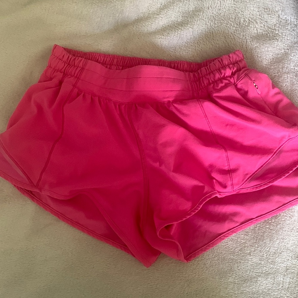 2.5 in Lululemon Pink Hotty Hot Shorts Low-rise